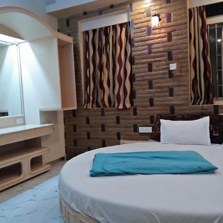 Hotel Blue Bird Colaba Mandve Extérieur photo