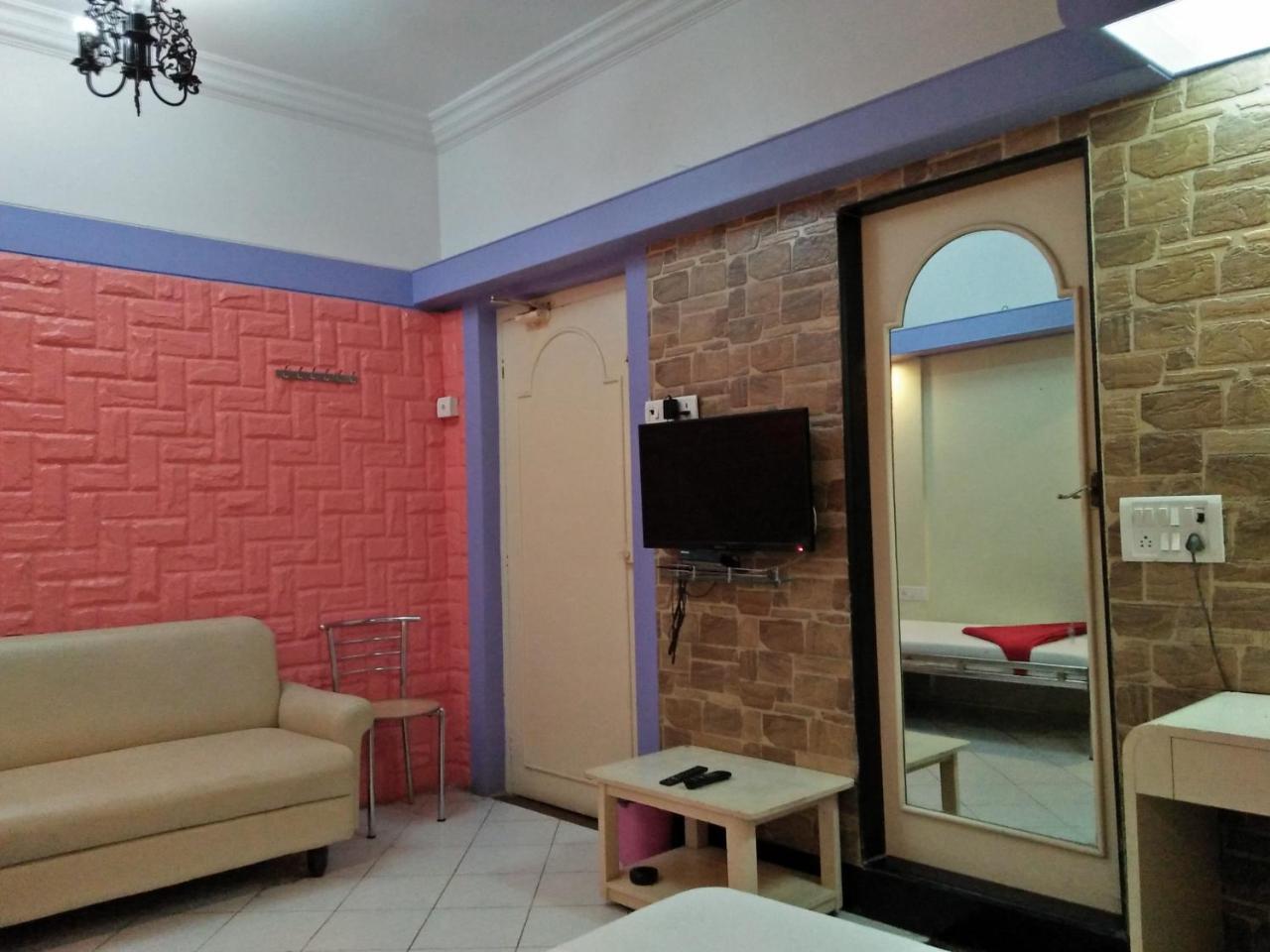 Hotel Blue Bird Colaba Mandve Extérieur photo