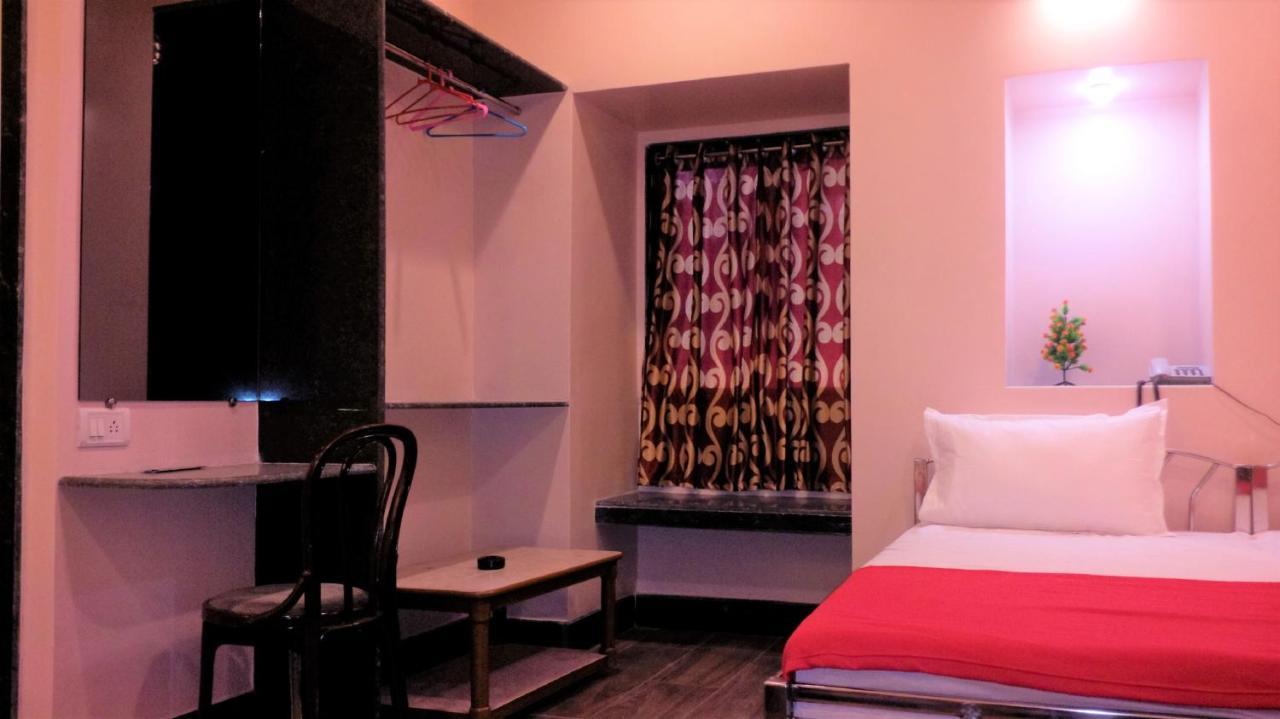 Hotel Blue Bird Colaba Mandve Extérieur photo