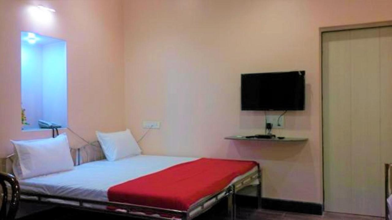 Hotel Blue Bird Colaba Mandve Extérieur photo