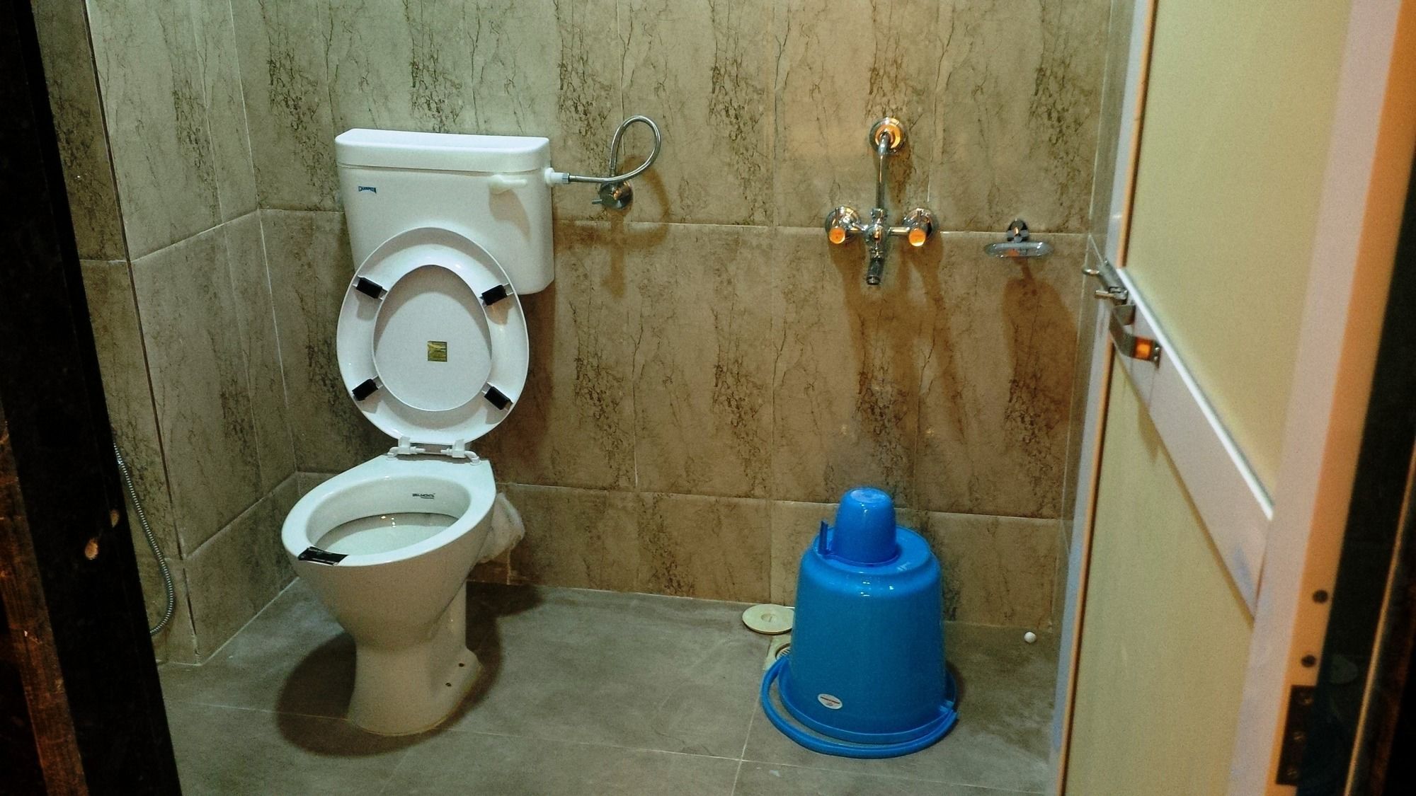 Hotel Blue Bird Colaba Mandve Extérieur photo