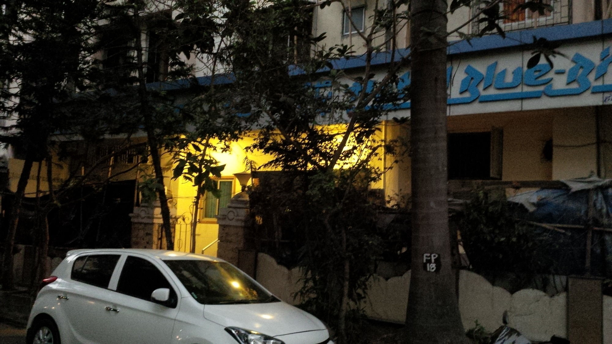 Hotel Blue Bird Colaba Mandve Extérieur photo